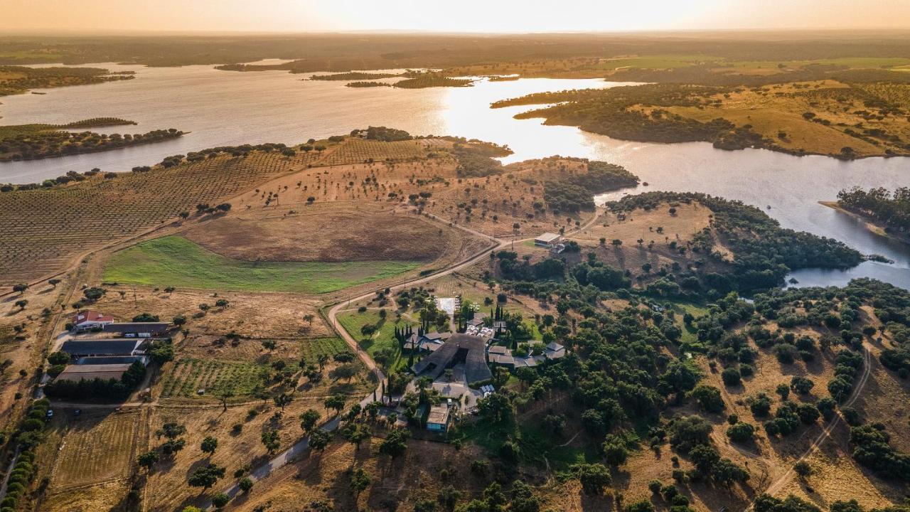 Herdade Da Cortesia Hotel Aviz Bagian luar foto