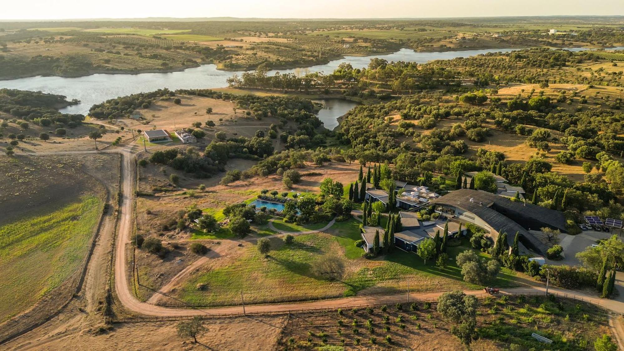 Herdade Da Cortesia Hotel Aviz Bagian luar foto