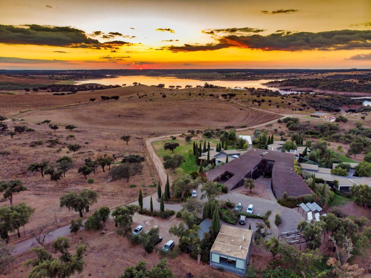 Herdade Da Cortesia Hotel Aviz Bagian luar foto